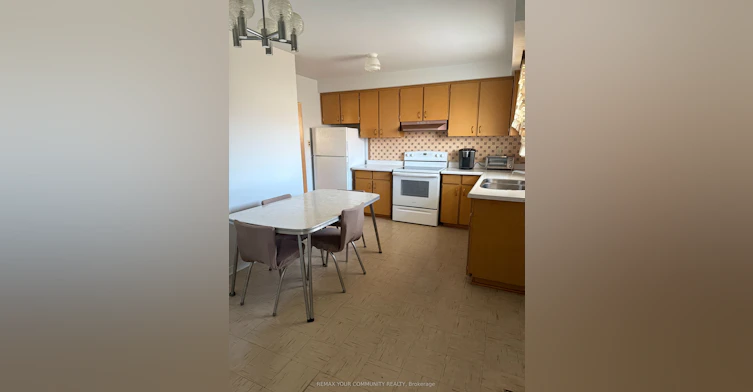 UPPER-300 Driftwood Avenue, Toronto, ON, M3N 2P1 - 12