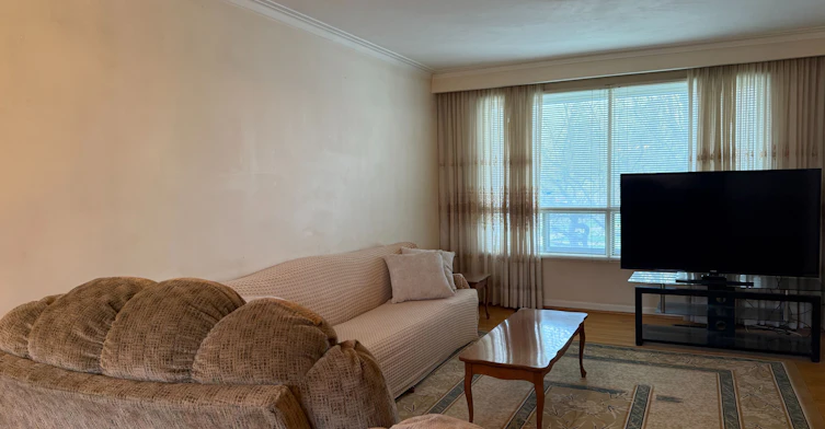UPPER-300 Driftwood Avenue, Toronto, ON, M3N 2P1 - 7