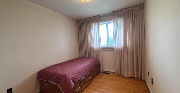 UPPER-300 Driftwood Avenue, Toronto, ON, M3N 2P1 - 15