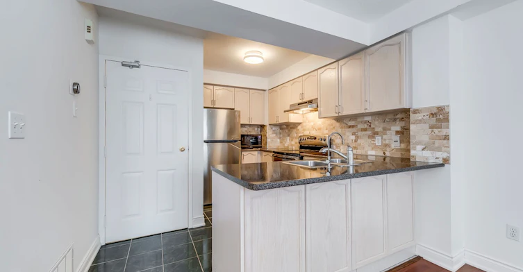 Unit 11-605 Shoreline Drive, Mississauga, ON, L5B 4K3 - 4