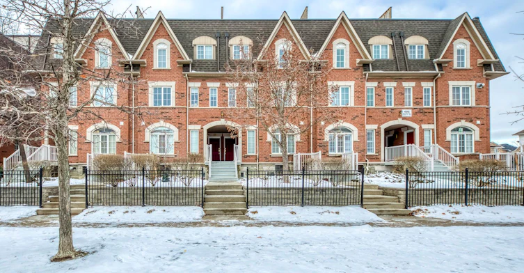 Unit 11-605 Shoreline Drive, Mississauga, ON, L5B 4K3