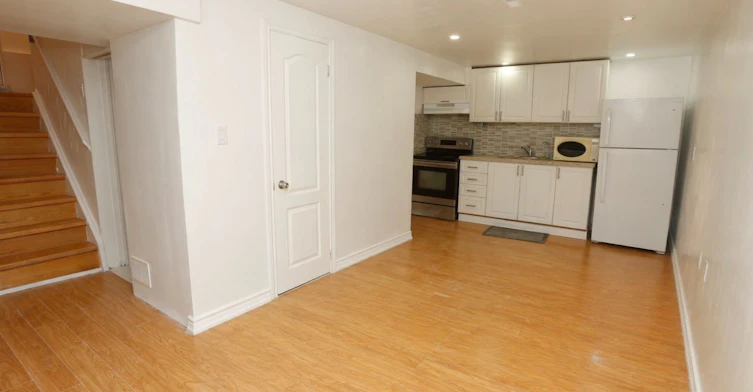Lower-6482 Chaumont Crescent, Mississauga, ON, L5N 2M8 - 2