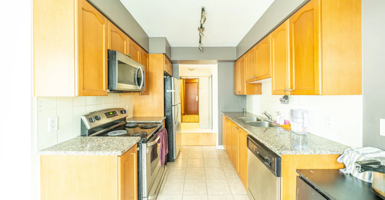 711-335 Rathburn Road W, Mississauga, ON, L5B 0C8 - 5