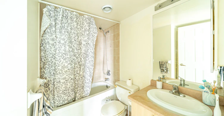 711-335 Rathburn Road W, Mississauga, ON, L5B 0C8 - 16