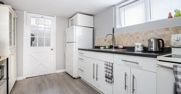 2-1078 Eastmount Avenue, Mississauga, ON, L5E 1Z3 - 8