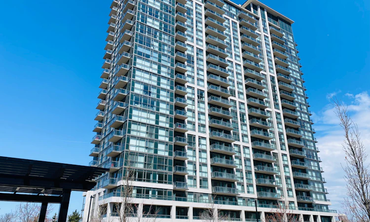 301-349 Rathburn Road W