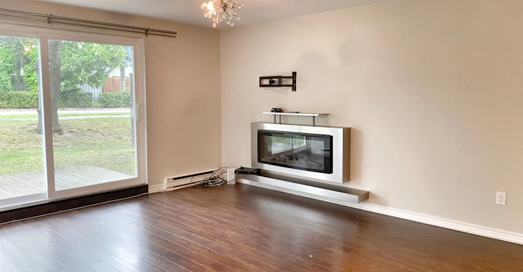 11-3050 Constitution Boulevard, Mississauga, ON, L4Y 3X7 - 3