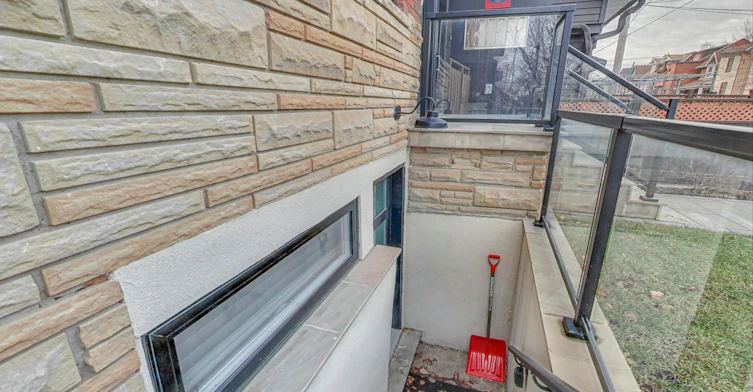 3-115 Wallace Avenue, Toronto, ON, M6H 1T8 - 2