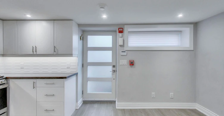 3-115 Wallace Avenue, Toronto, ON, M6H 1T8 - 3