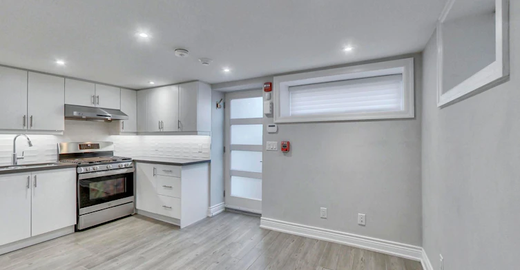 3-115 Wallace Avenue, Toronto, ON, M6H 1T8 - 6