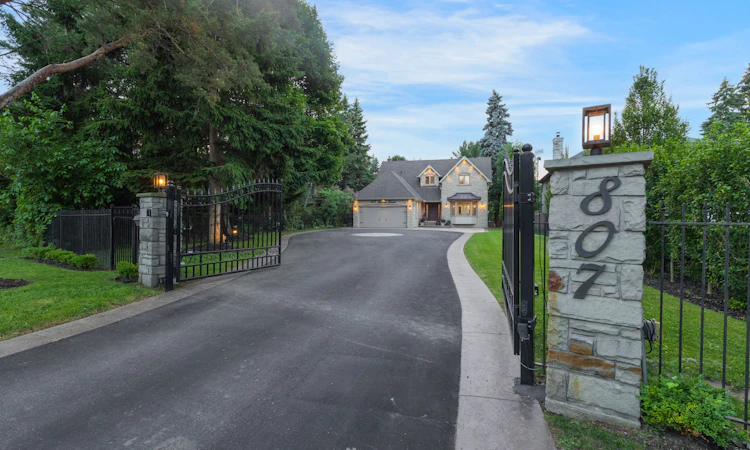 807 Indian Road