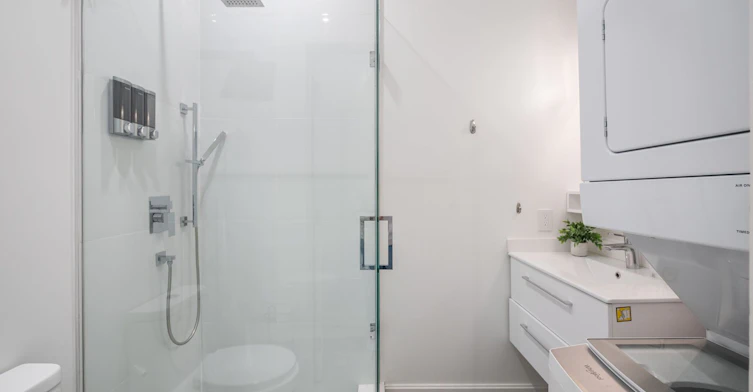 Lower-10 Katherine Road, Toronto, ON, M3K 1H9 - 29