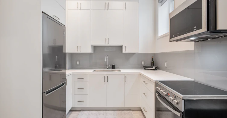 Lower-10 Katherine Road, Toronto, ON, M3K 1H9 - 23