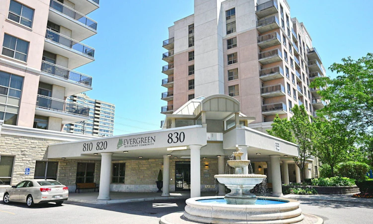 1003-810 Scollard Court