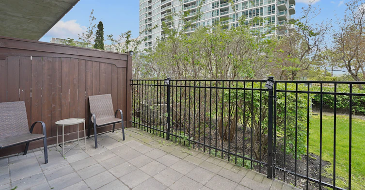 423-165 Legion Road, Toronto, ON, M8Y 0B3 - 3