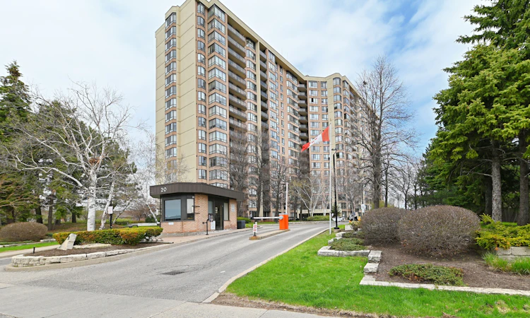 905-20 Cherrytree Drive
