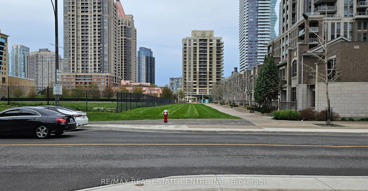 17 (Shared)-370 Square One Drive, Mississauga, ON, L5B 0E6 - 4