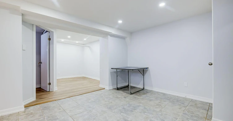 Lower-2556 Lake Shore Boulevard W, Toronto, ON, M8V 1G1 - 6
