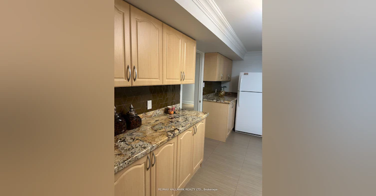 BSMT-190 Falstaff Avenue, Toronto, ON, M6L 3C3 - 7