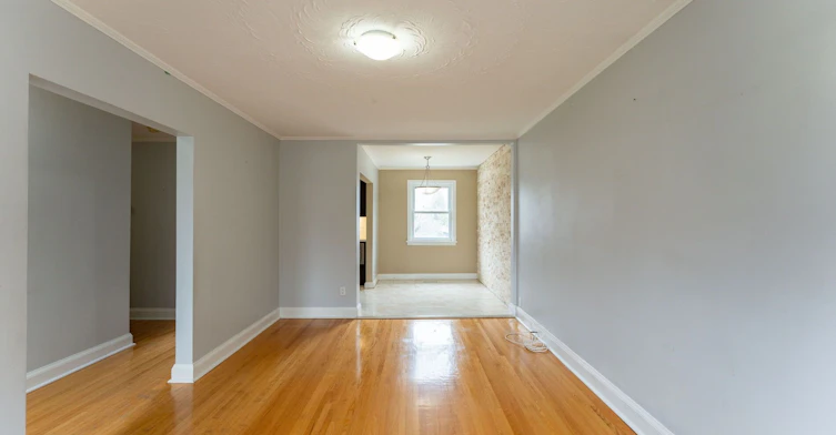 Main Fl.-21 Deevale Road, Toronto, ON, M3M 1Z2 - 4