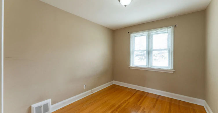 Main Fl.-21 Deevale Road, Toronto, ON, M3M 1Z2 - 21