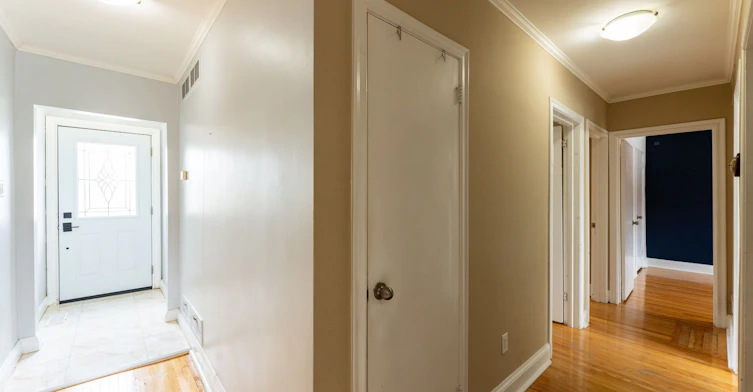 Main Fl.-21 Deevale Road, Toronto, ON, M3M 1Z2 - 12