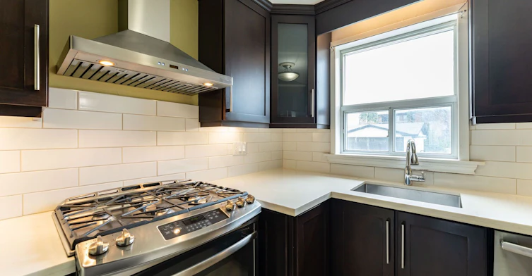 Main Fl.-21 Deevale Road, Toronto, ON, M3M 1Z2 - 11