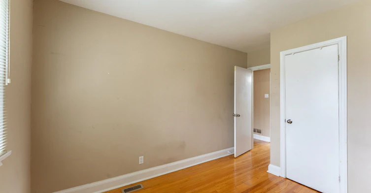 Main Fl.-21 Deevale Road, Toronto, ON, M3M 1Z2 - 22