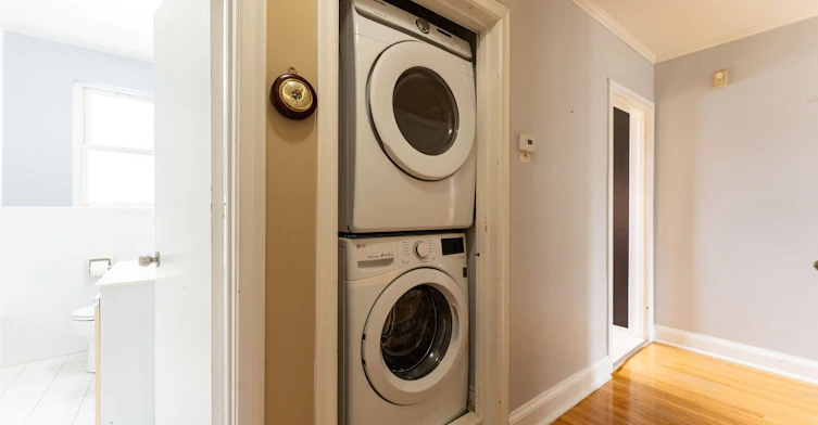 Main Fl.-21 Deevale Road, Toronto, ON, M3M 1Z2 - 14