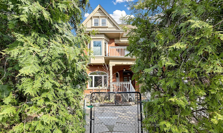 26 Macdonell Avenue