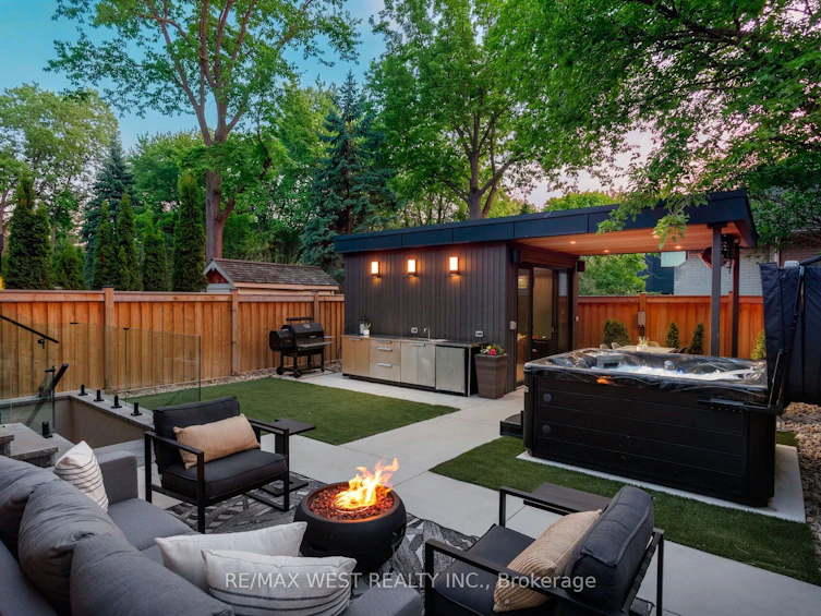 64 Thompson Avenue, Toronto, ON, M8Z 3T4 - 47