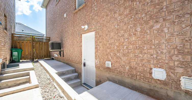Bsmt-5654 Dolmite Heights, Mississauga, ON, L5M 7B5