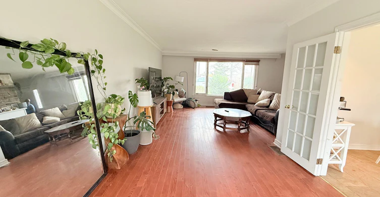 Upper-38 Burnhamthorpe Road W, Oakville, ON, L6M 4K4