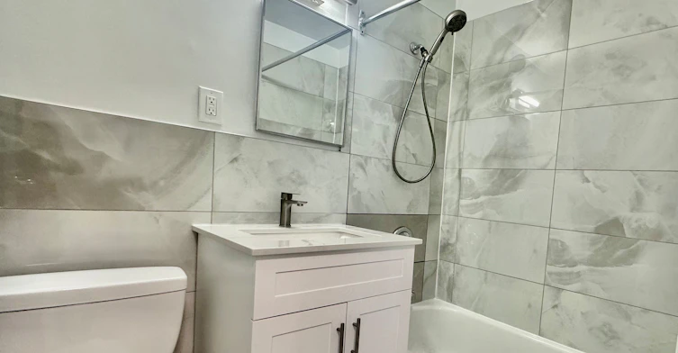 610-363 Lakeshore Road E, Mississauga, ON, L5G 1H7 - 6