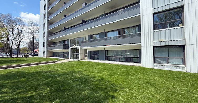610-363 Lakeshore Road E, Mississauga, ON, L5G 1H7 - 11