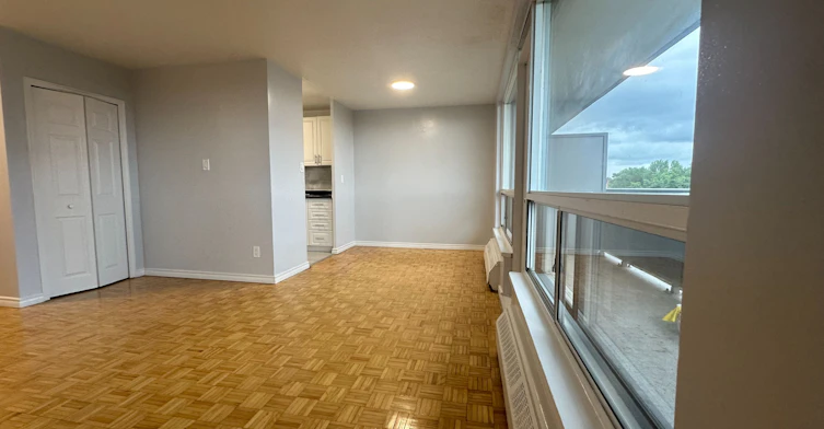 610-363 Lakeshore Road E, Mississauga, ON, L5G 1H7 - 4