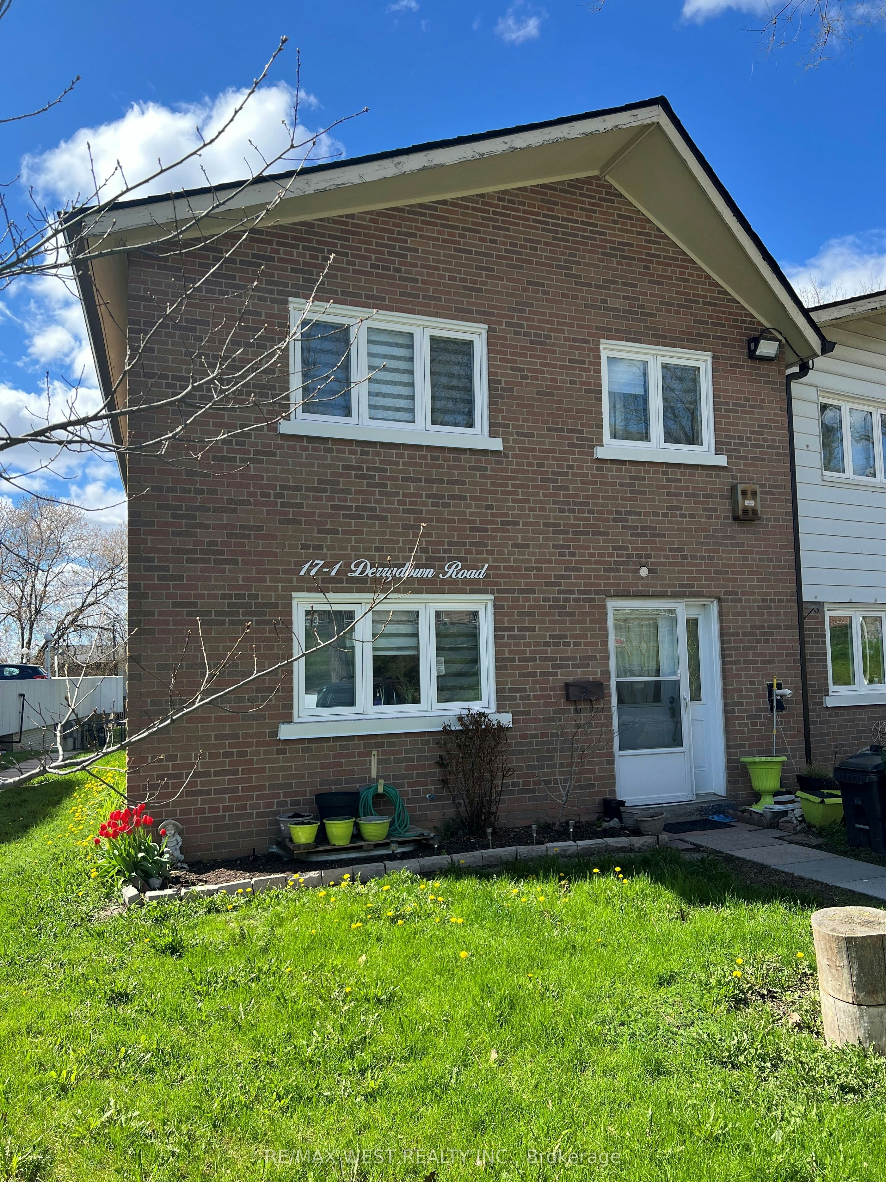 1-17 Derrydown Road, Toronto, ON, M3J 1R2