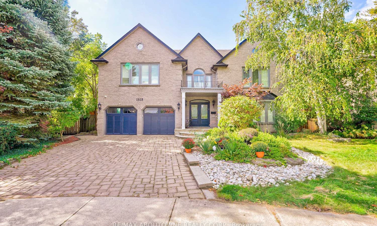 1328 King Henry Court