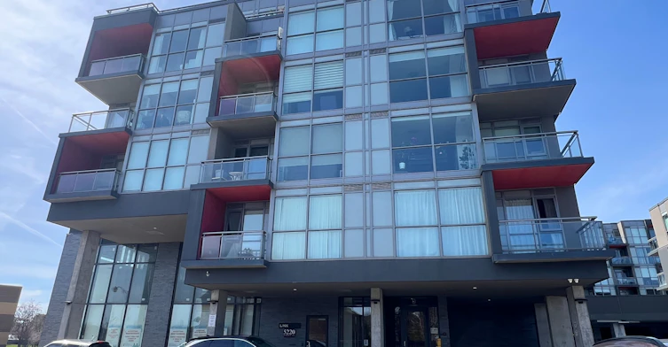 D414-5220 Dundas Street, Burlington, ON, L7L 0J4