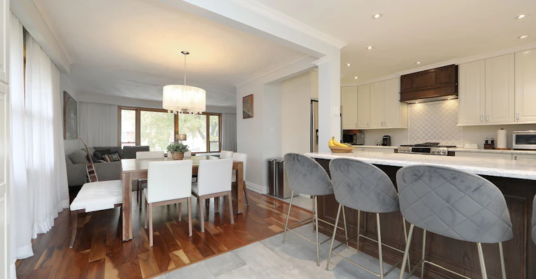 3 Keywell Court, Toronto, ON, M8Y 1S5 - 6