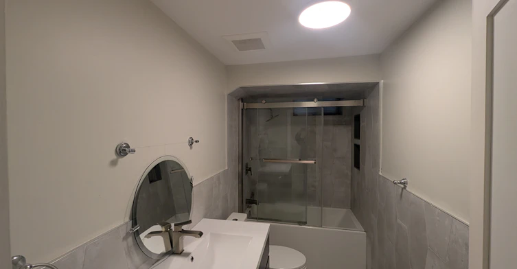 Lower-2132 Dundas Street, Toronto, ON, M6R 1X2 - 11
