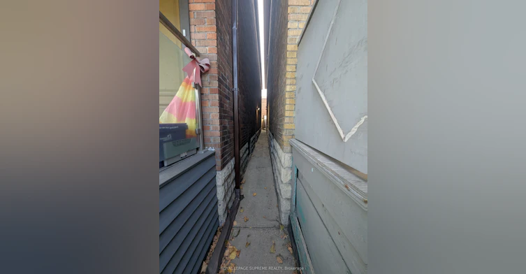 Lower-2132 Dundas Street, Toronto, ON, M6R 1X2 - 2