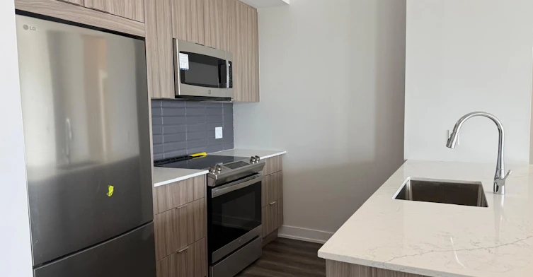 1007-430 Square One Drive, Mississauga, ON, L5B 0L6 - 32