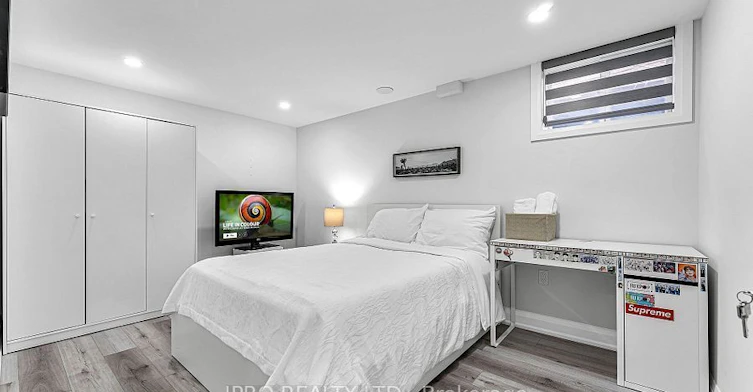 2595 Windjammer Road, Mississauga, ON, L5L 1H7 - 4