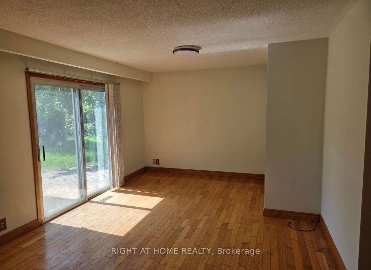 1010 Bloor Street, Mississauga, ON, L4Y 2N2 - 11