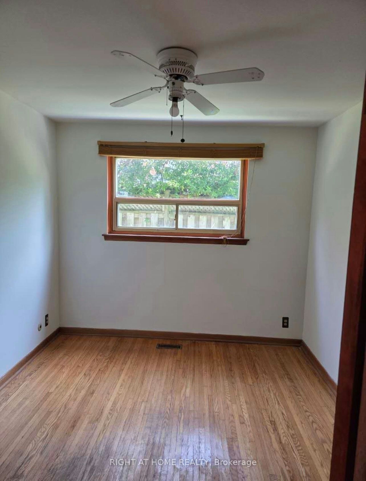 1010 Bloor Street, Mississauga, ON, L4Y 2N2 - 9