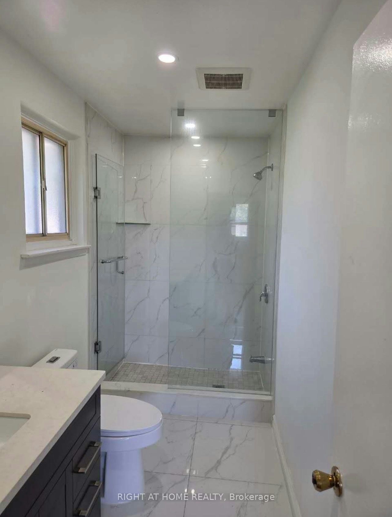 1010 Bloor Street, Mississauga, ON, L4Y 2N2 - 13
