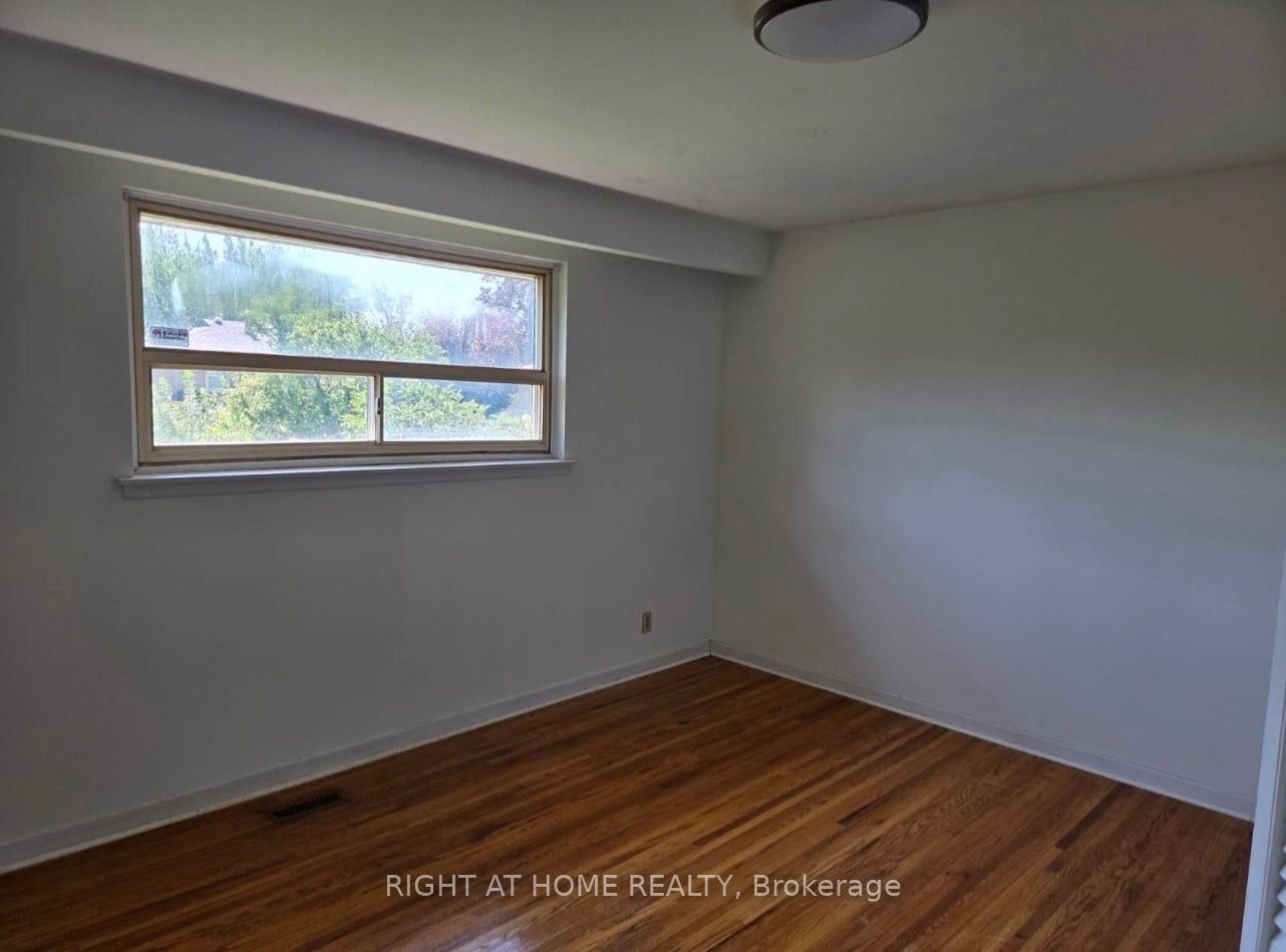 1010 Bloor Street, Mississauga, ON, L4Y 2N2 - 14