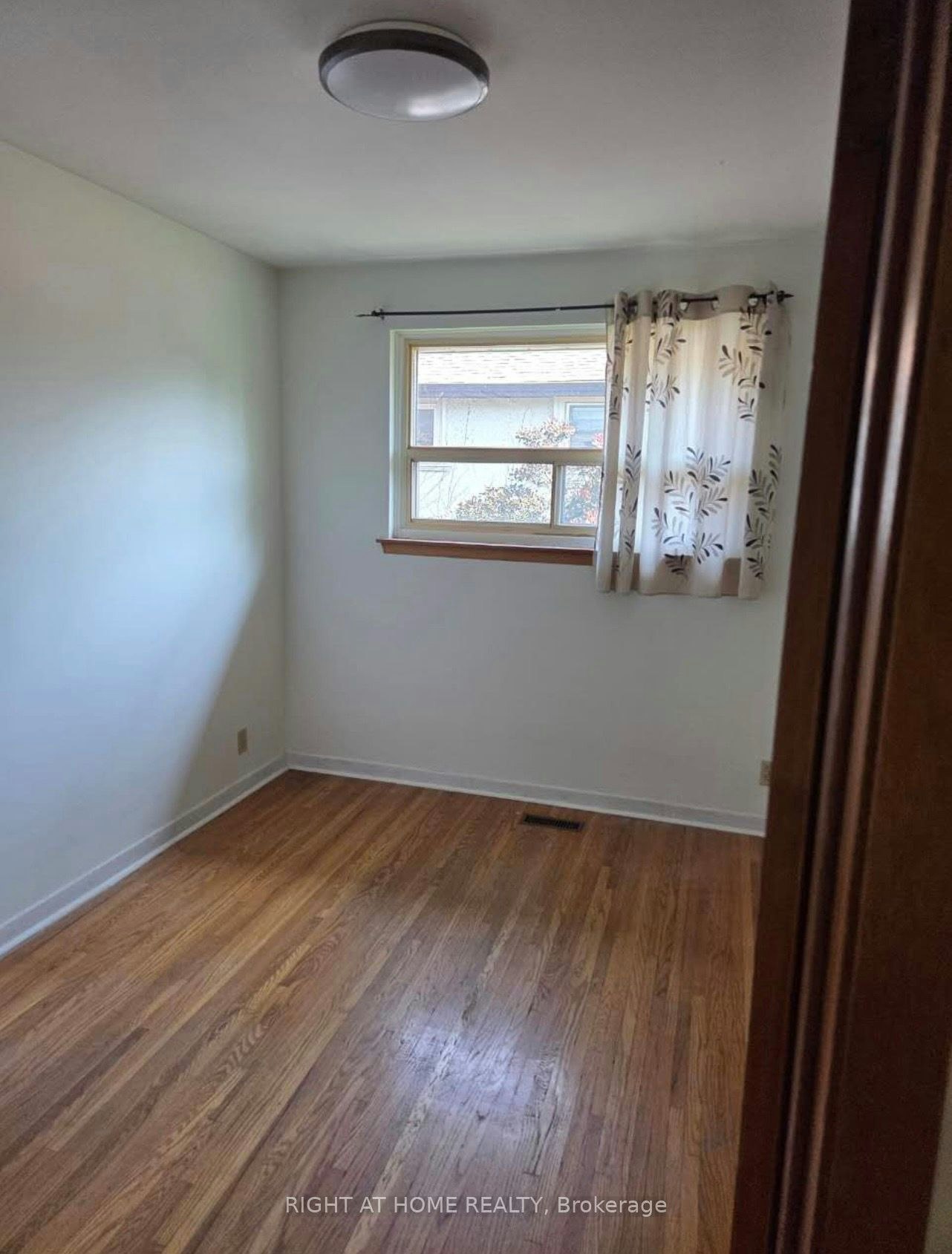 1010 Bloor Street, Mississauga, ON, L4Y 2N2 - 16