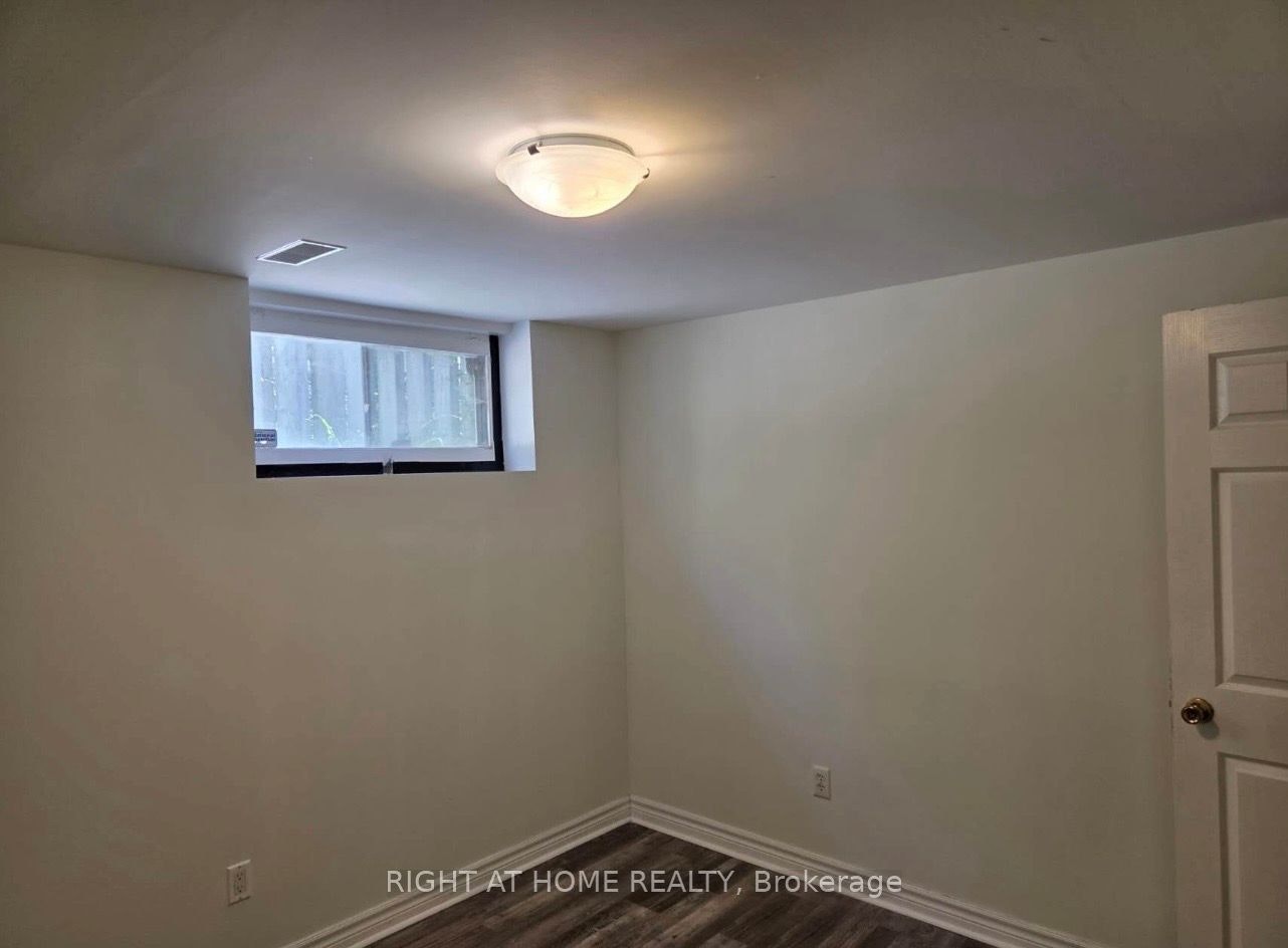 1010 Bloor Street, Mississauga, ON, L4Y 2N2 - 7